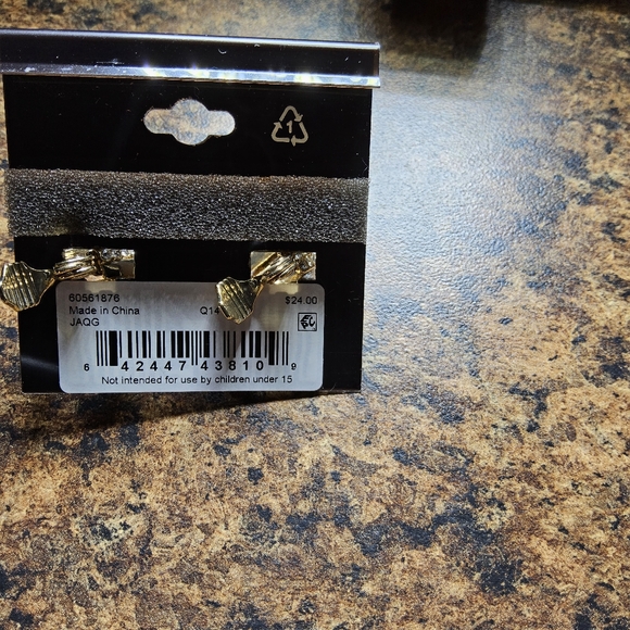 Anne Klein Clip on Earrings - Picture 5 of 6